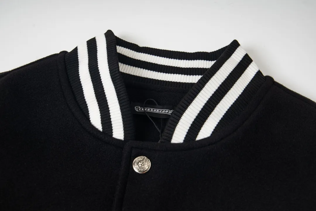 P360 model number Y608 Chrome Hearts Fw25 Chrome Hearts blue and white cross baseball jacket, same style for men and women, hot new product, original customized woolen fabric with a little thickness, early spring weather is still very good for the upper body, imported spliced pu leather sleeves, original molding and fine leather material, super heavy engineering design on the chest and back, exclusive custom cross metal decoration, customized loose fit, very handsome for both men and women, all details respect the original Mold customization of distressed cross snaps with incomparable distressed texture SIZE:M-XXL